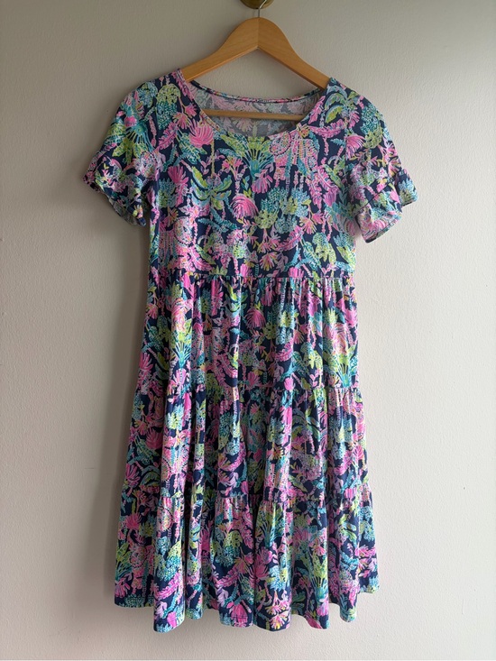 Lilly Pulitzer Dresses & Skirts - Lilly Pulitzer Navy Floral Tiered Short-Sleeve Midi Dress